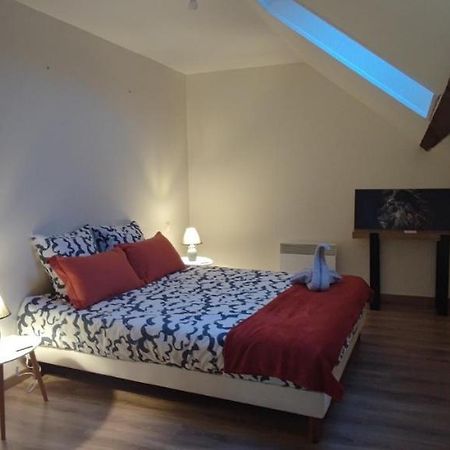 Au Pied Du Chateau 2 Bellegarde-du-Loiret Quarto foto